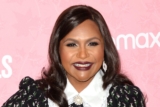 Mindy Kaling verbluft in koloniale jurk en hakken op HBO-première – Schoenennieuws