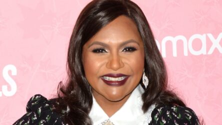 Mindy Kaling verbluft in koloniale jurk en hakken op HBO-première – Schoenennieuws